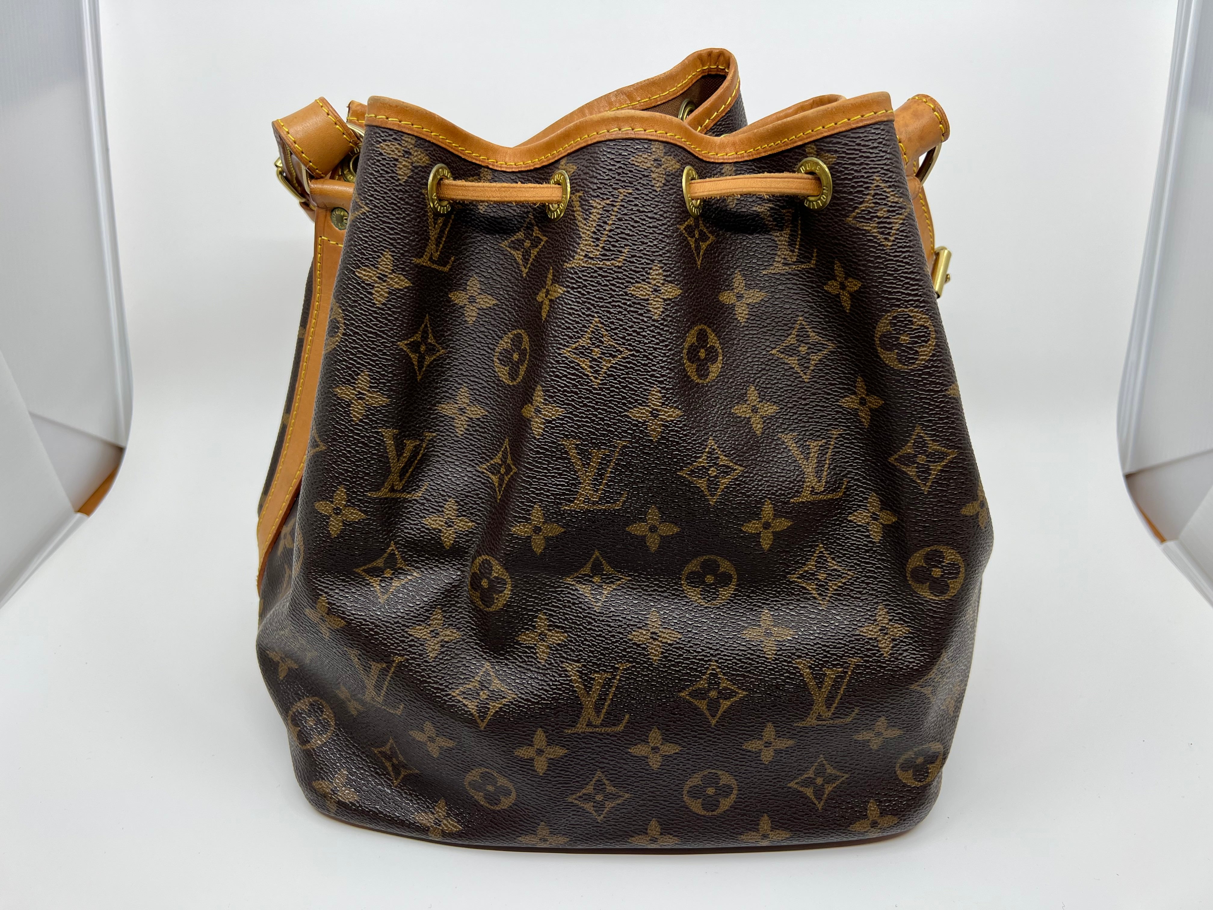 M45821 Louis Vuitton Monogram NéoNoé MM Bucket Bag